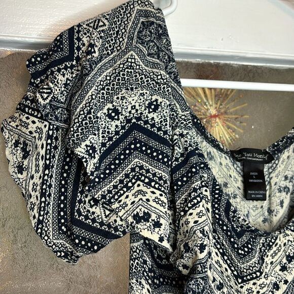 See You Next Monday Women’s Blue and White Bohemian Ruffled Short Romper Size L - Picture 3 of 6